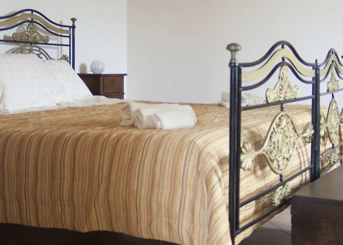 לינה וארוחת בוקר Il Casino Di Donna Maria (adults Only)