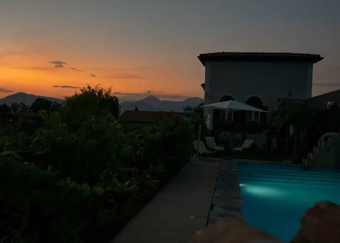 Il Casino Di Donna Maria (adults Only) מורמאנו